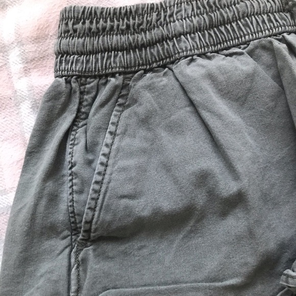 Olive Green Hollister Shorts - Picture 3 of 4